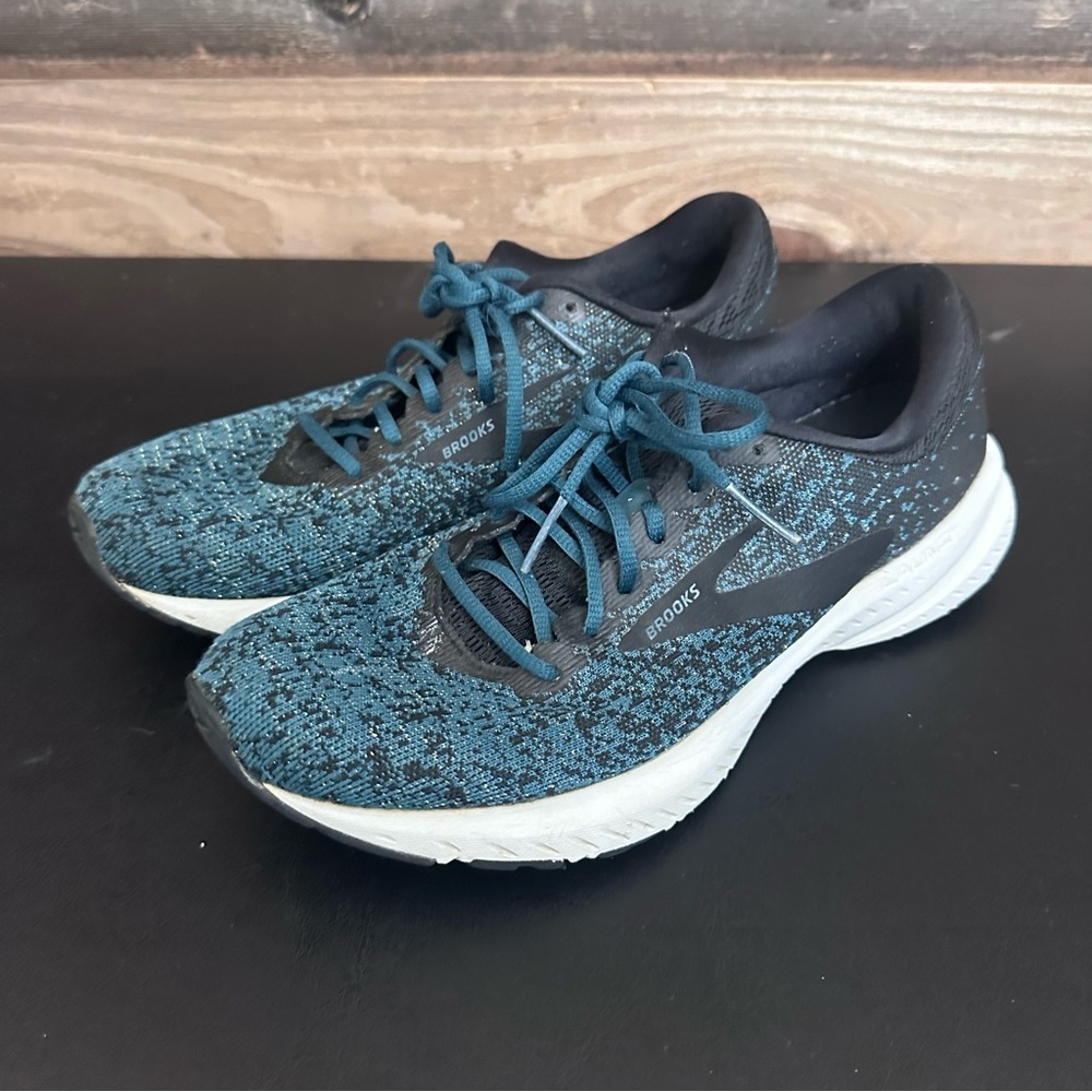 Brooks Launch 6 Women's Size 9 Running Shoes Green Black Athleisure Sneakers